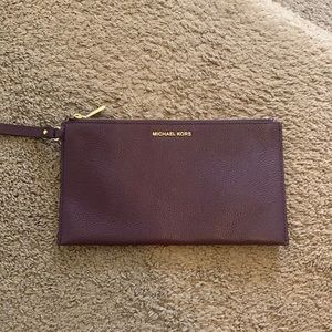 Micheal kors wristlet